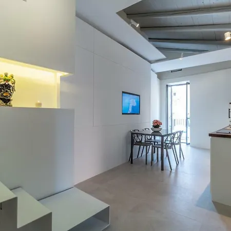 La Palazzata * سيراكوزا