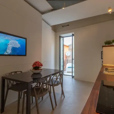 La Palazzata بيت للعطل *