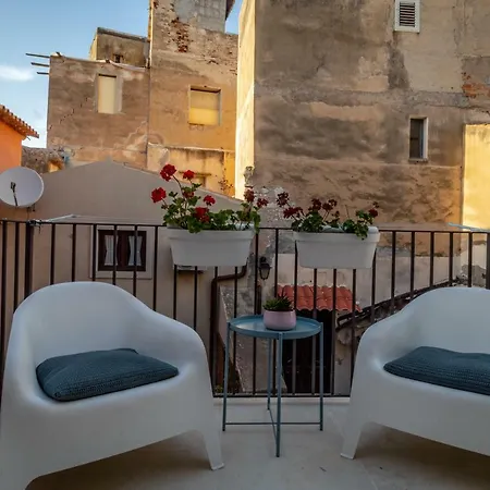 La Palazzata Holiday home *